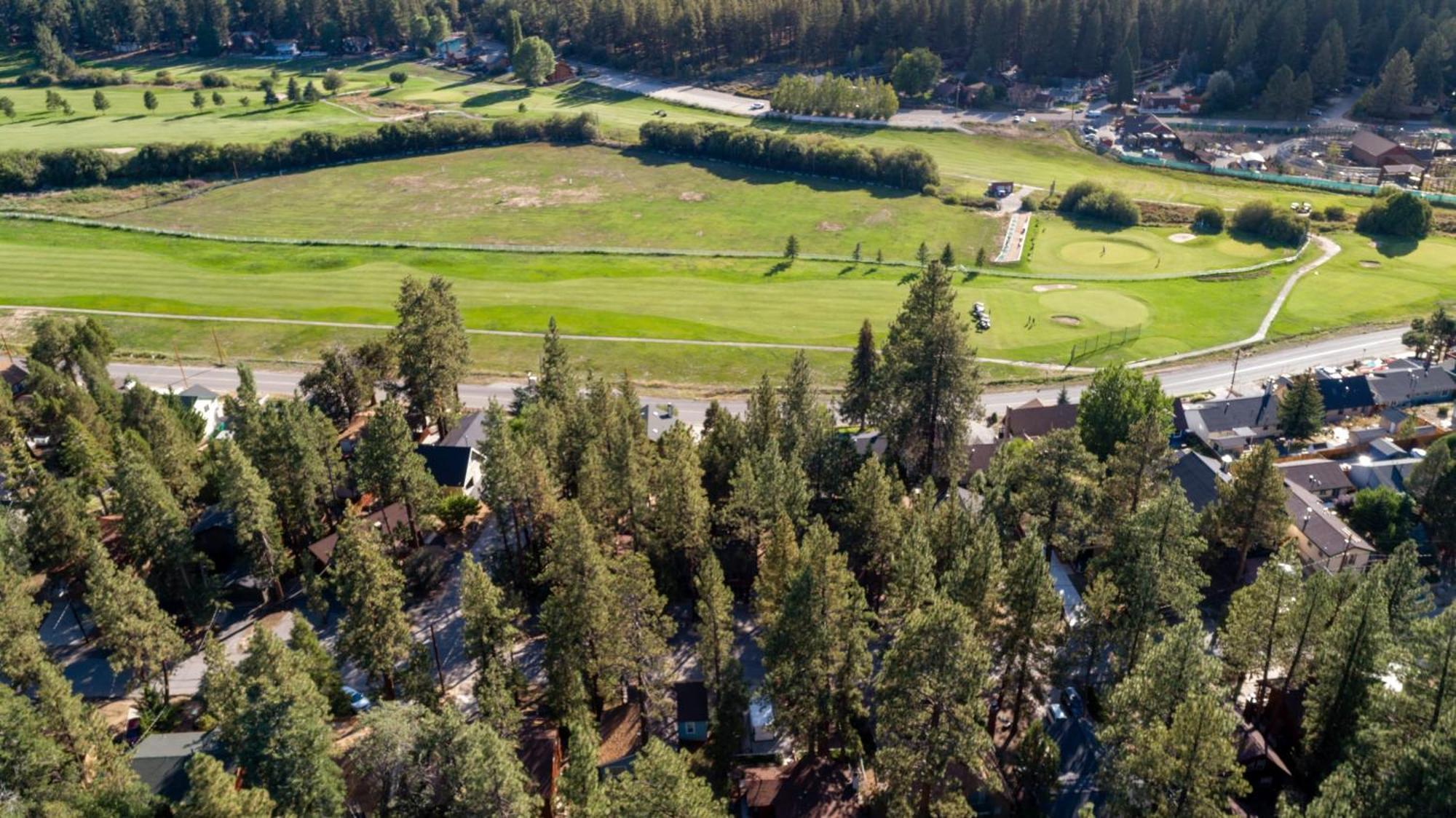 Bear'S Lair By Avantstay 3Mins From Bear Mountain Ski Resort بيغ بير لاكي، سان بيرناردينو، كاليفورنيا المظهر الخارجي الصورة