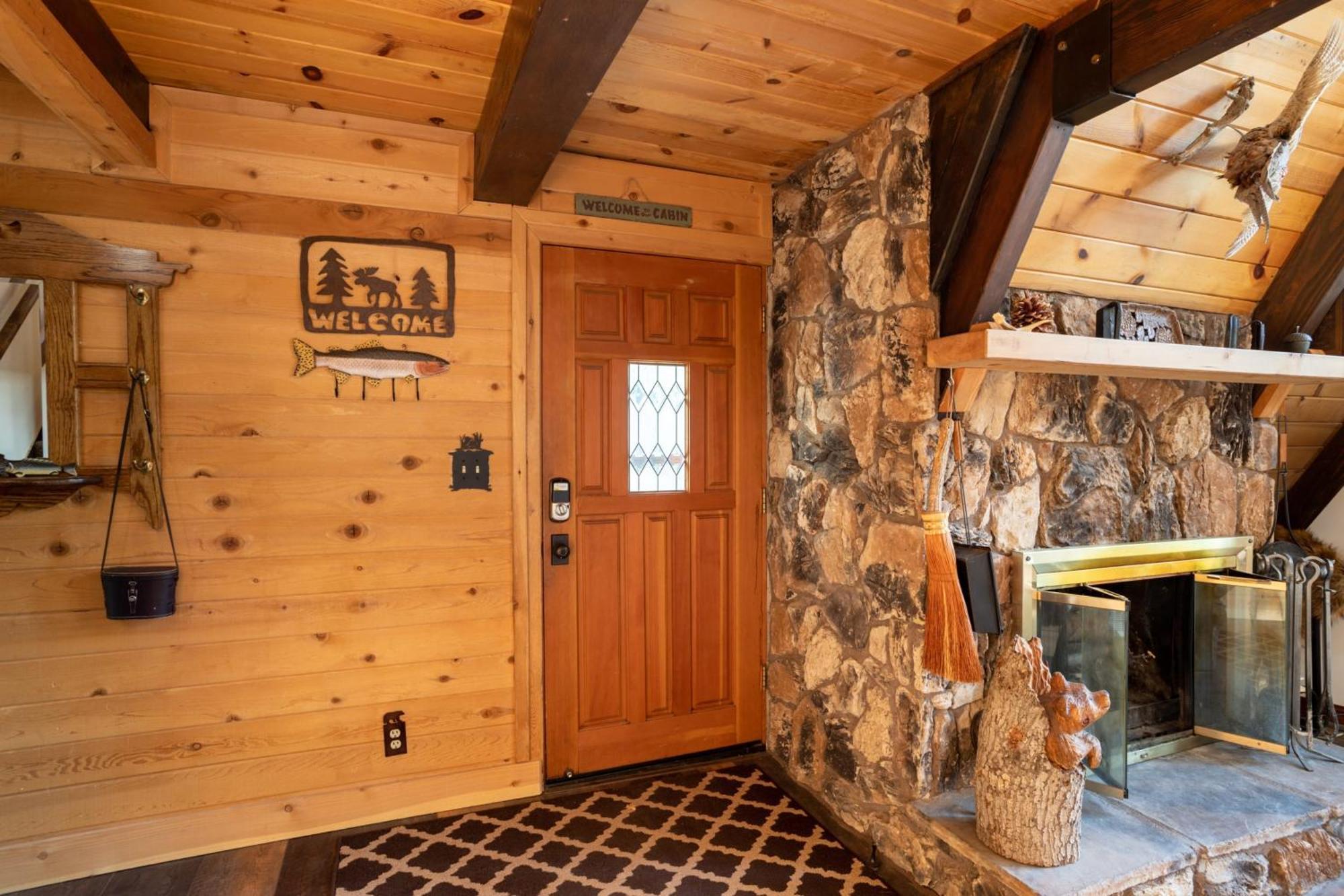Bear'S Lair By Avantstay 3Mins From Bear Mountain Ski Resort بيغ بير لاكي، سان بيرناردينو، كاليفورنيا المظهر الخارجي الصورة